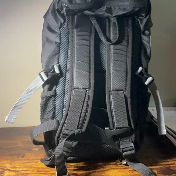 12 L Small Backpack/Daypack - Picture 6 of 7